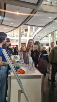 13e8ce14-782d-4cae-b986-b9875e18a8c1